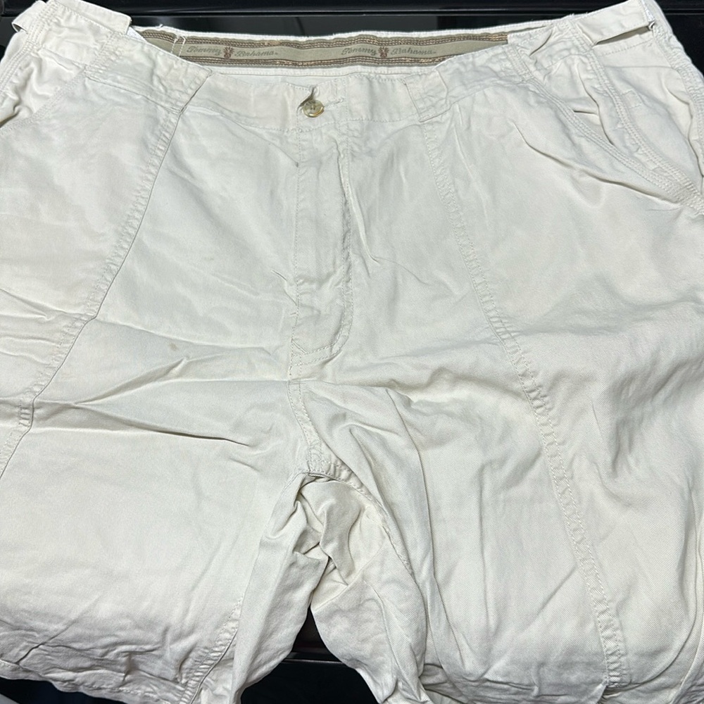 Tommy Bahama shorts size 38